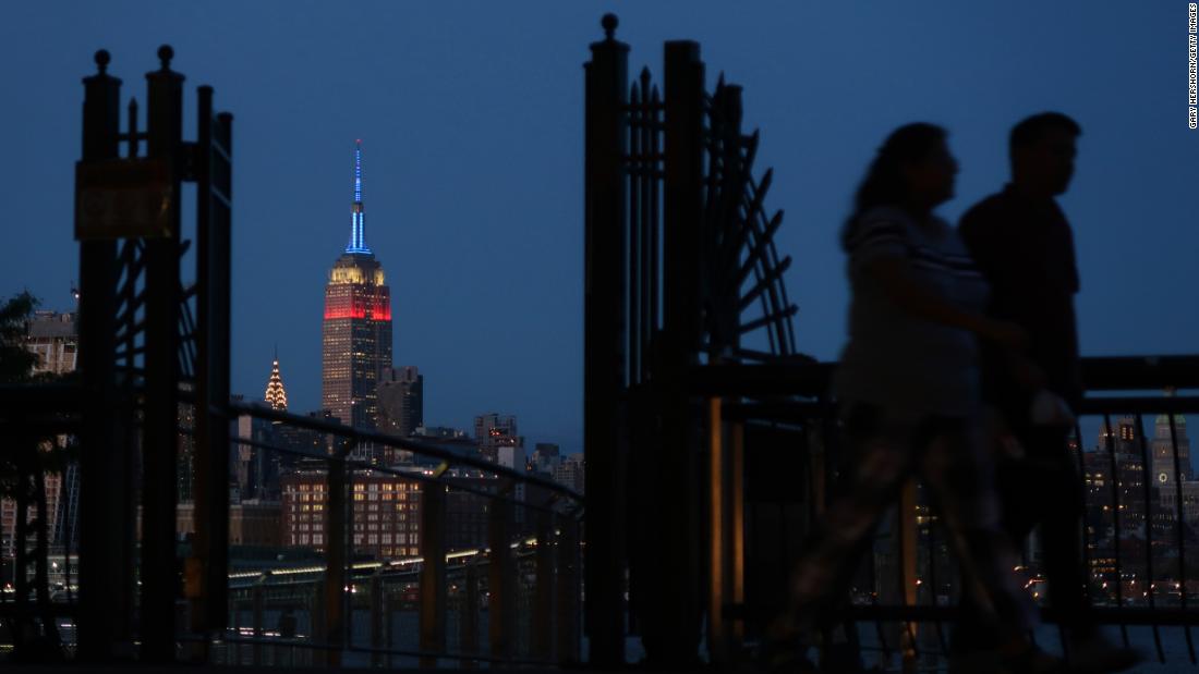New York state caps its Memorial Day ceremonies at 10 people