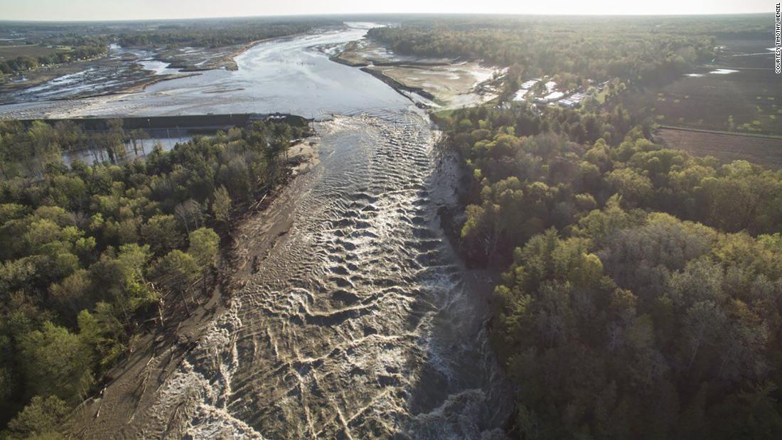 Stark images show how Michigan dam failure drained lake